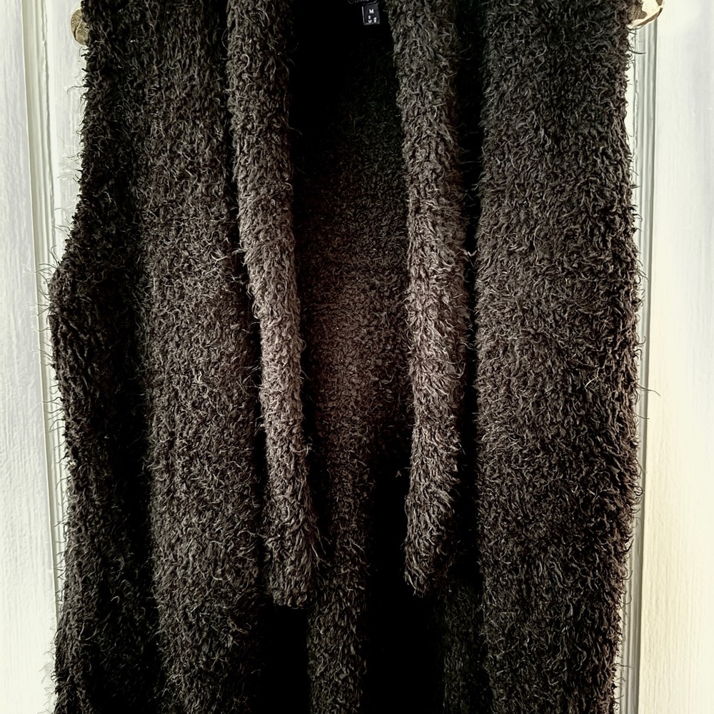 Sweater vest black fuzzy - Picture 4 of 8